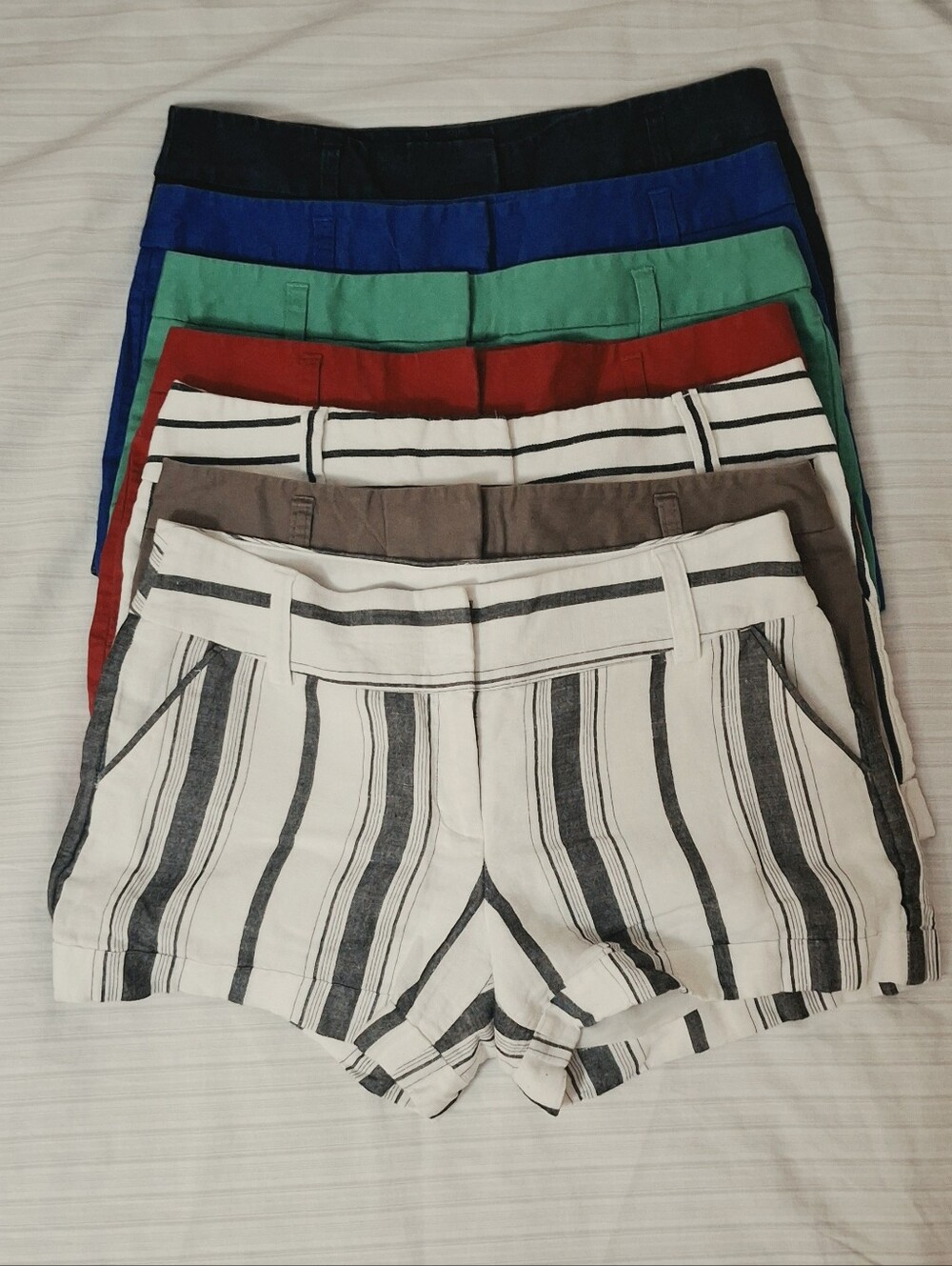 LOT (8) EXPRESS MIDI SHORTS SIZE 6 LIKE NEW